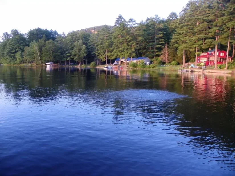 Oxygenation of a lake to clear water